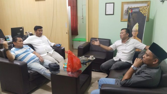 
					Masuki Masa Tenang, Ketua Bawaslu Imbau Paslon Untuk Tertibkan APK dan Segala Bentuk Branding
