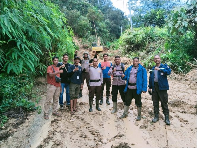 
					Lewati 10 Titik Longsor Menuju 7 Desa di Kampar Kiri Hulu, Pengawasan Pendistribusian Logistik Pilkada Serentak Tahun 2024 Lancar