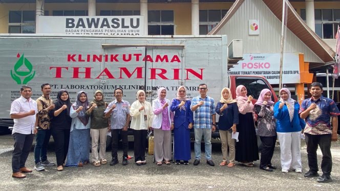 
					Deteksi Dini Kesehatan, Tim Laboratorium Klinik Thamrin Pekanbaru Cek MCU Pimpinan dan Staf Bawaslu Kampar
