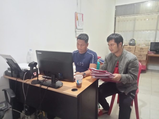 
					Berikan Pelayanan Terbaik Pengurusan SKCK, Personil  Sat Intelkam Polres Kampar Tetap Bekerja Meskipun Hari Libur