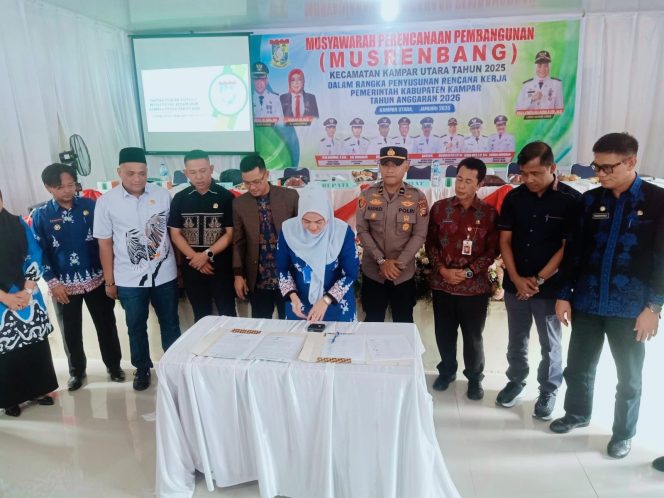 
					Musrenbang di Kecamatan Kampar Utara, PJ Bupati diwakili Asisten II Setda Kampar Terima Aspirasi Skala Prioritas   