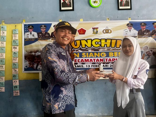 
					Program Makan Siang Bergizi di SMAN 2 Tapung Berjalan Lancar