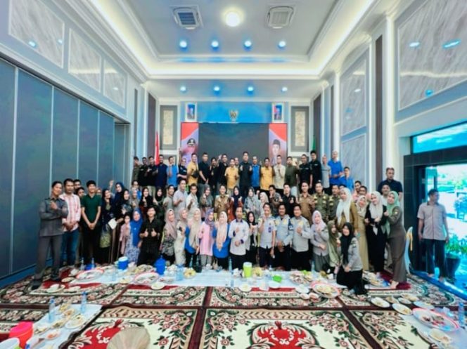 
					Pj Bupati Kampar & Pj Ketua TP PKK Kampar Silaturrahmi Dengan Kominfo, Humas, Ajudan, Protokol, Dishub, Satpol PP dan Rumah Tangga   