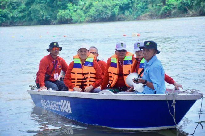 
					Sebanyak 28 Tim Tampil ,PJ Bupati Kampar membuka secara resmi Turnamen Pacu Sampan Semarak HUT Ke-75 Kabupaten Kampar Tahun 2025