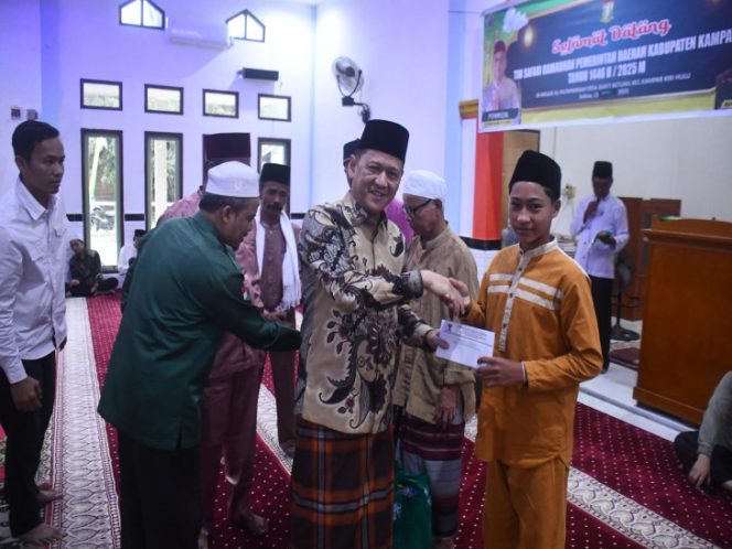 
					Masuk Malam Ke 12 Ramadhan, Sekda Kampar Laksanakan Safari Ramadhan di Masjid Al-m+Munawwarah Desa Bukit Betung Kampar Kiri Hulu