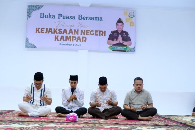 
					Semangat Kebersamaan di Bulan Suci: Iskandar, SE., ME.Sy Sampaikan Tausiah dalam Buka Bersama Kejaksaan Negeri Kampar dan Anak Panti Asuhan Kasih Ibu   