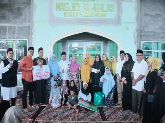 
					Wabup Kampar Acara Safari Ramadhan Di Masjid Al Ikhlas Desa Pandau Kecamatan Siak Hulu