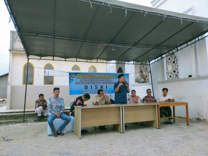 
					Reses Anggota DPRD Riau Diski di Perum Athaya 1 Desa Ridan Permai Bangkinang Kota