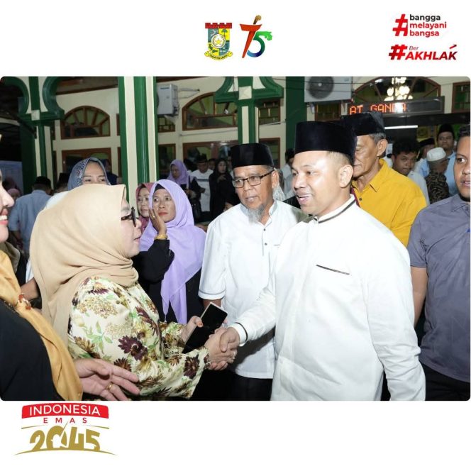 
					Wabup Kampar Bersama Gubernur Riau Safari Ramadhan Desa Pandau Jaya