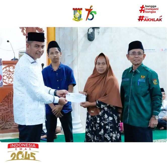 
					Acara Safari Ramadhan Bupati Kampar Ramadhan di Masjid Agung At-Taqwa Desa Tapung Lestari   