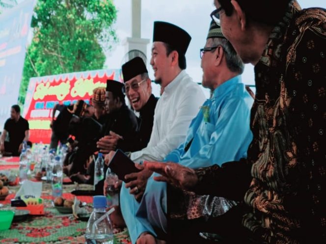 
					Bupati Kampar diwakili Kadissos Kampar Hadiri Halal Bi Halal Pasukuan Domo Dibawah Payung Panji Datuok Indo Komo Kenegerian Airtiris