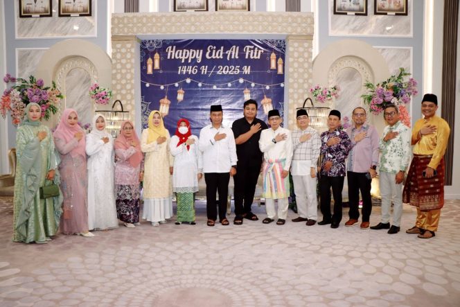 
					Bupati Kampar Ahmad Yuzar Sambut Hangat Masyarakat pada Lebaran Kedua