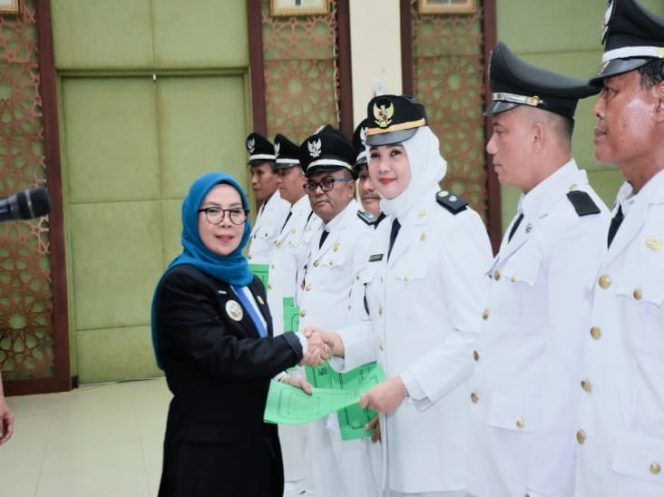 
					Wabup Kampar Misharti Resmi Lantik 12 Penjabat Kepala Desa