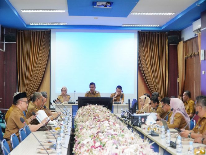 
					Pimpin Rapat Terkait Refocusing Anggaran, Ahmad Yuzar ; Mari Kita Bangun Kampar Dengan Hati Nurani