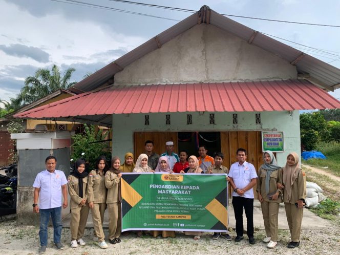 
					Politeknik Kampar Sosialisasikan Pemasaran Digital kepada Petani Palawija di Ridan Permai