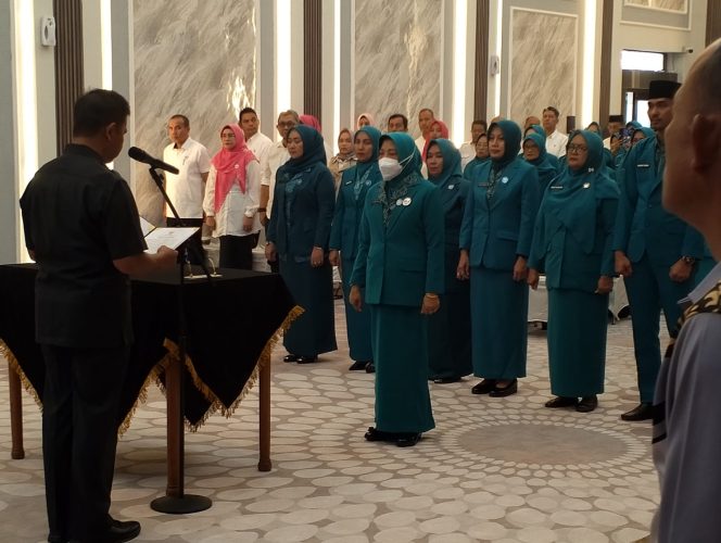 
					Dikukuhkan dan Dilantik Sebagai Wakil Ketua 2 TP PKK Kampas, Zumrotun : Sinergi dan Berkontribusi Untuk Masyarakat