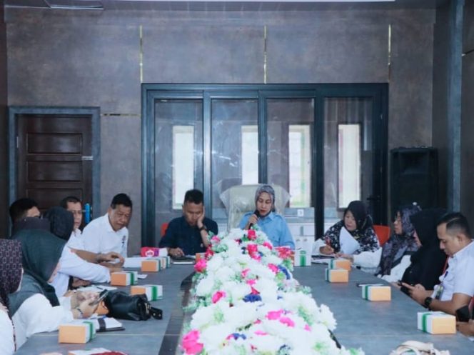 
					Jelang MTQ Tingkat Riau, Dekranasda Dan TP.PKK Kabupaten Kampar Gelar Rapat Persiapan Bazaar.