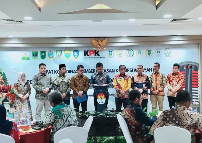 
					Koordinasi Pemberantasan Korupsi, 3 Pimpinan DPRD Kampar dan Sekwan Ikuti Rakor di KPK RI