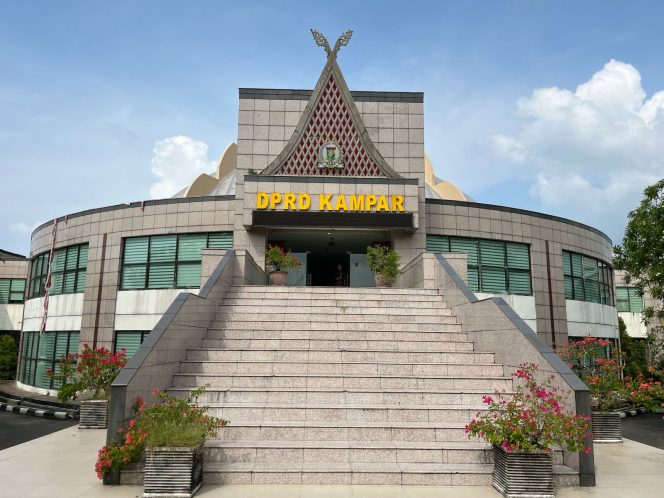 
					Siang Ini, DPRD Kampar Gelar Rapat Paripurna Penyampaian Laporan Reses Masa Sidang II Tahun 2025