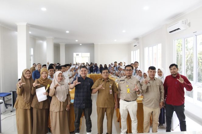
					Dispersip Kampar Adakan Pembekalan Terhadap Peserta Lomba Resensi Buku Tingkat SMP Sederajat
