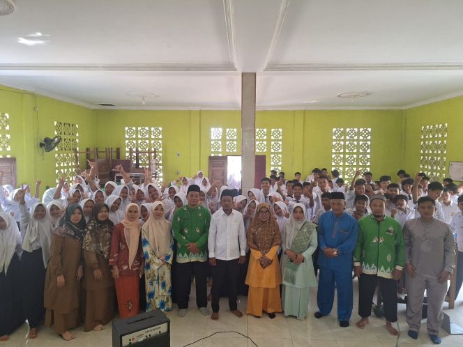 
					BRUS KUA Salo Sentuh Pelajar SMPN 2 Salo: Cegah Bullying dan Bahaya Narkoba