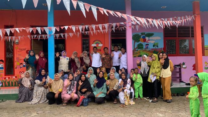 
					BNK Kampar Gelar Sosialisasi Bahaya Narkoba untuk Wali Murid di TK Pembina 02 Salo   