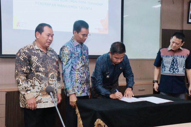 
					Bupati Kampar Ahmad Yuzar Pimpin Rakor Penerapan Manajemen Talenta ASN dan Launching Simpegnas