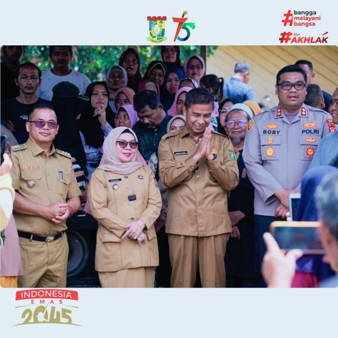 
					Difasilitasi Bupati Ahmad Yuzar, Akhirnya Persoalan Antara Kebun KKPA Siabu dan Masyarakat Capai Kesepakatan.