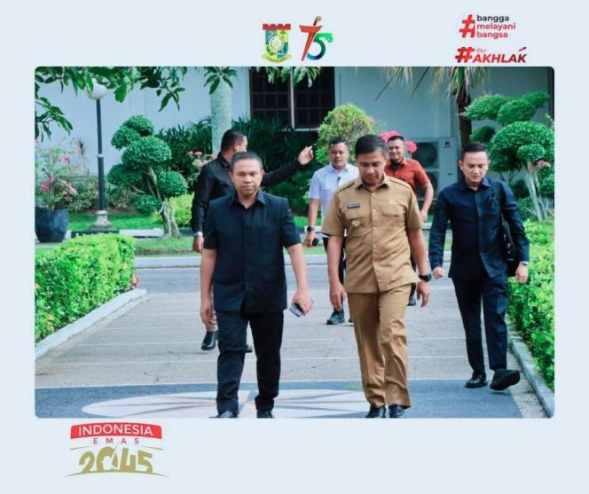 
					Bupati Kampar Ikuti Sosialisasi Satgas Kelancaran Operasional Satker Khusus Hulu Minyak dan Gas Bumi Kontraktor Kontrak Kerjasama di Provinsi Riau.