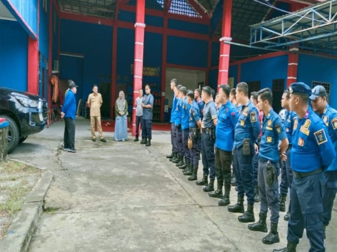 
					Sekda Kampar Tinjau Kantor Baru Damkar, Hambali : Tingkatkan Pelayanan dan Kesiap Siagaan.