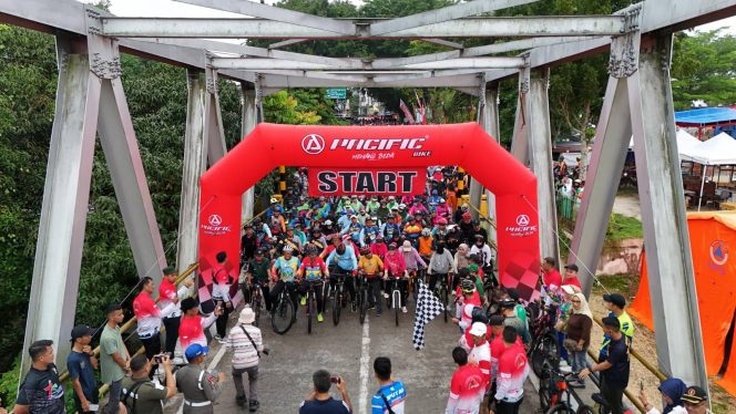 
					Bupati Ahmad Yuzar Lepas 3.000 Peserta Gowes Fun And Adventure Kampar 2025, Jajal Jalur “Papa” Sepanjang 25 KM
