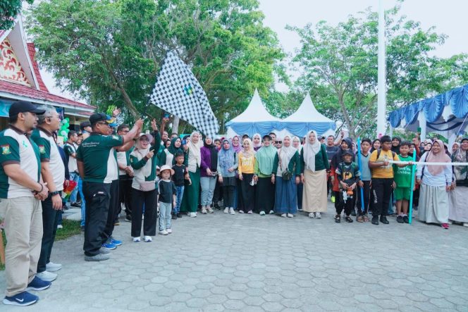 
					Bupati Kampar Ahmad Yuzar dan Wabup Hadiri Gebyar Hari Kesehatan Nasional ke-61 Tahun 2025