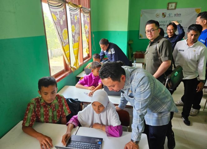 
					Syahrul Aidi Harapkan Kementerian Komdigi Atasi Blankspot Sinyal di Riau