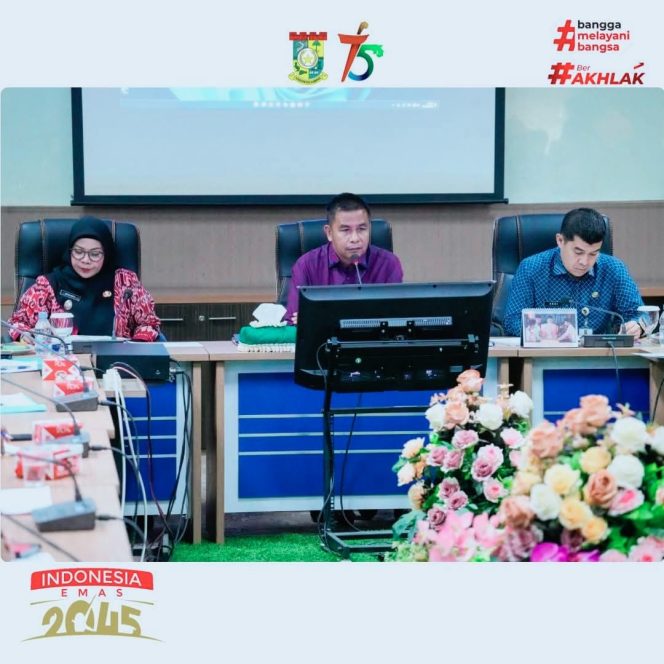 
					Bupati Kampar Ahmad Yuzar Pimpin Rapat Staf dan Evaluasi RFK TA 2025