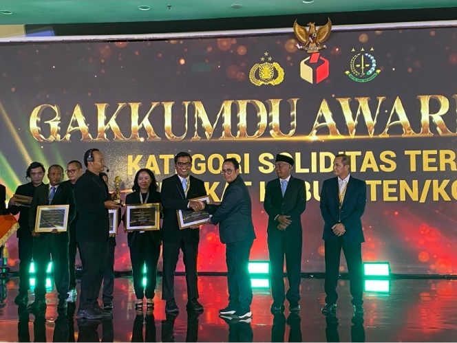 
					Raih Juara III Kategori Soliditas dan Fasilitasi Terbaik di Ajang Gakkumdu Award 2025, Bawaslu Kampar Apresiasi Kejari dan Polres