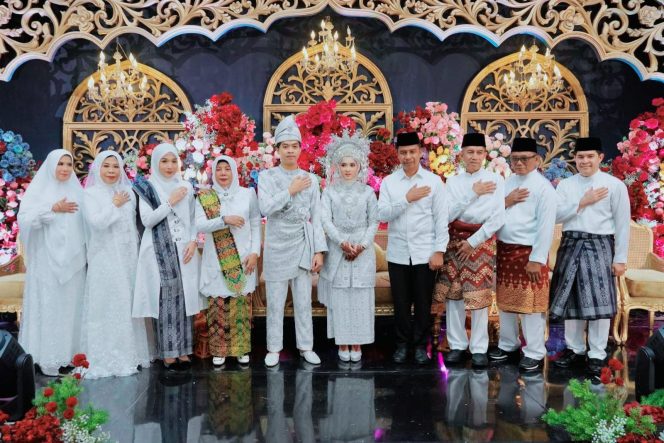 
					Bupati Kampar Jadi Saksi Nikah M. Ikhsan Syaputra, S.H., M.Kn Dengan Jannatha Ramadhona, S.H., M.Kn Sampaikan Nasehat Pernikahan