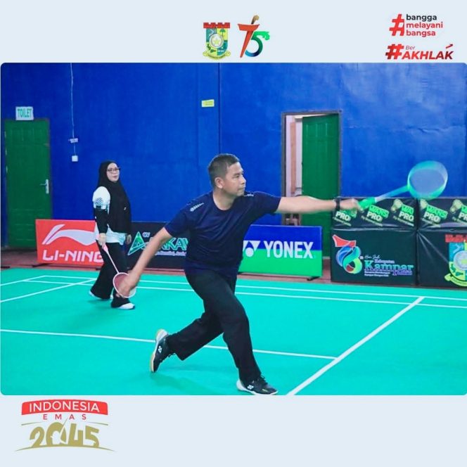 
					Bupati Kampar Resmi Tutup Turnamen Badminton HUT Kampar ke-76 Tahun 2026