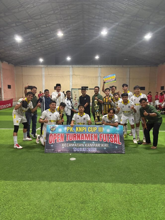 
					Tutup Open Turnamen Futsal PK KNPI Cup III, Eko Sutrisno Ajak Pemuda Terus Berkreasi Positif