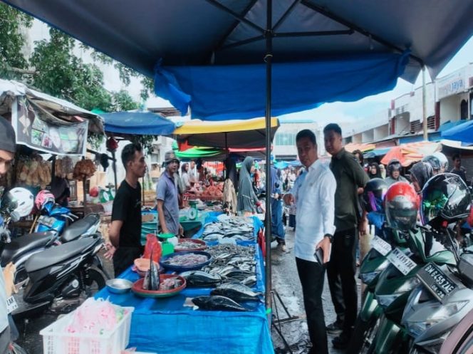 
					Bupati Kampar Tinjau Pasar Inpres Bangkinang Terkait Stok Komoditi dan Kenyamanan Parkir