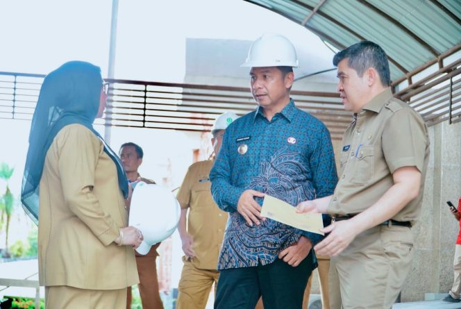 
					Bupati Ahmad Yuzar Dan Wakil Bupati Kampar Tinjau Proyek Islamic Center , Target Rampung Sebelum Idul Fitri 1447H.