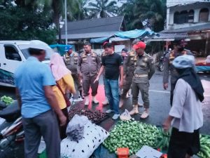 Berikan Rasa Aman dan Nyaman di Pasar Inpres Bangkinang, Disparkop Kampar Bersama Satpol dan Dishub Tertibkan Pedagang