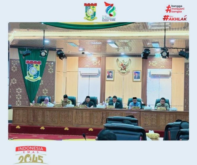 
					Bupati Kampar Bersama Wakil Bupati, Hadiri Rapat Paripurna terkait Pengesahan 6 Ranperda di DPRD