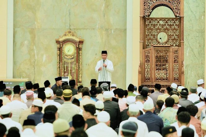 
					Bupati dan Wakil Bupati Bersama Ribuan Jamaah Shalat Iedul Fitri di Masjid Al Ihsan Markaz Islamic Center