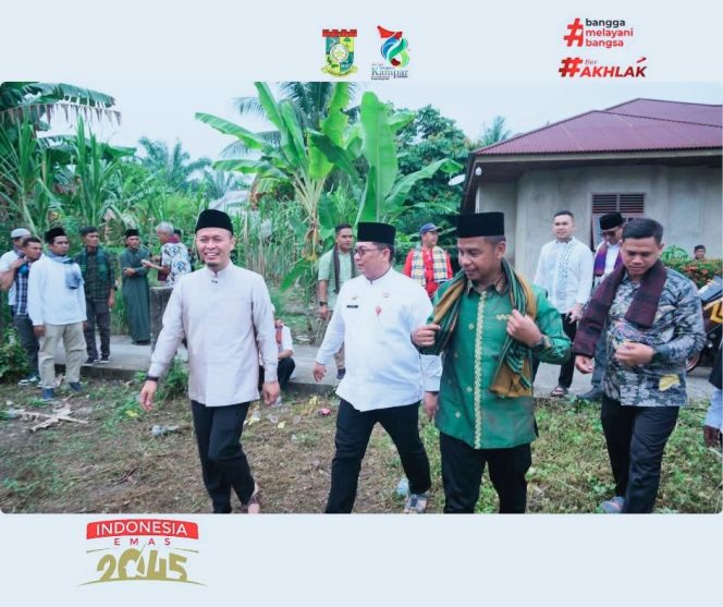 
					Bupati Kampar Bersama Sekdaprov dan Walikota Rayakan Ayi Ayo Onam Berziarah ke 15 Makam di Kecamatan Bangkinang.
