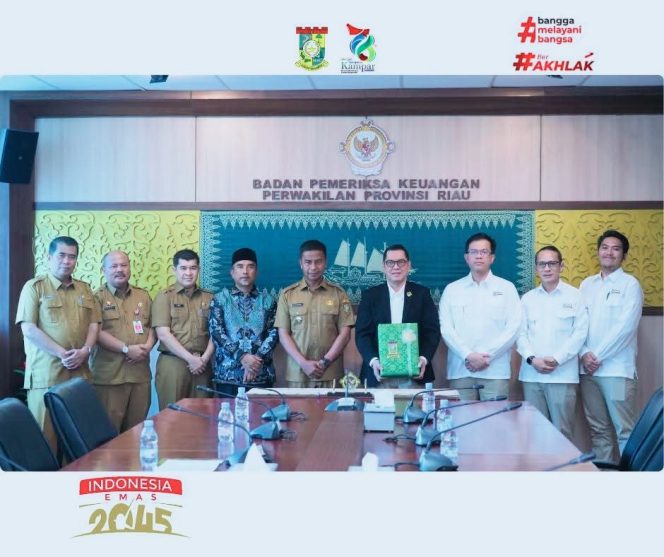 
					Bupati Kampar Bersama Ketua DPRD Menyerahan LKPD Unaudited Tahun 2025 Kabupaten Kampar