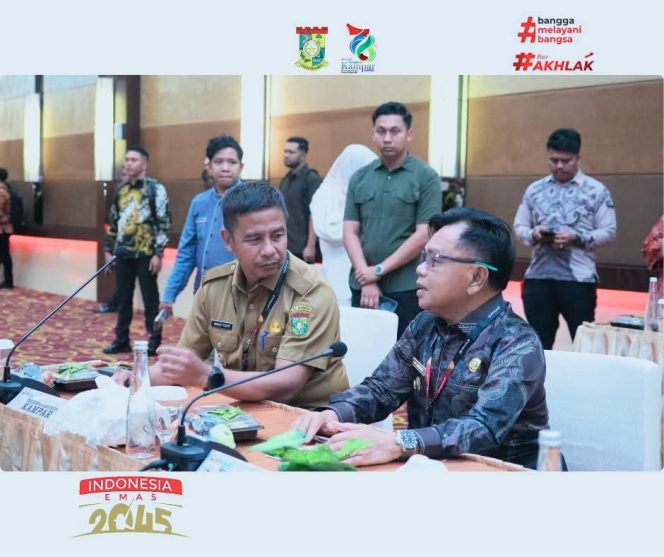 
					Bupati Kampar Ahmad Yuzar Bersama Plt Gubri Hadiri RUPS-LB Tahun 2026 Bank Riau Kepri Syariah
