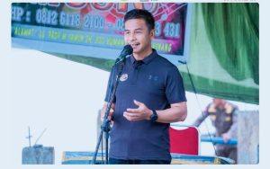 Bupati Kampar Ahmad Yuzar Lepas Start Lomba Pacu Sampan Sempena HUT ke-76 Kampar