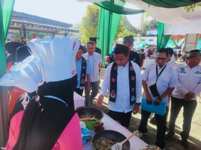 
					Pemkab Kampar Sukses Gelar Festival Kreatif Lipat Kain Terkait Pariwisata dan Kebudayaan