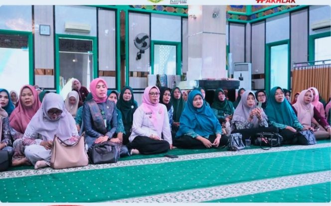 
					Wabup Kampar Misharti Hadiri Halal bi Halal Desa Kubang Jaya Siak Hulu