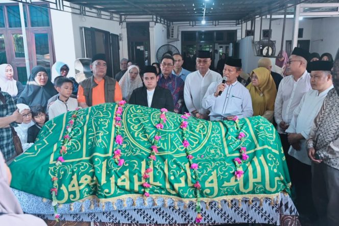 
					Sekjen PWI Pusat Zulmansyah Sekedang Wafat, Sekdaprov dan Pemkab Sampaikan Duka Cita